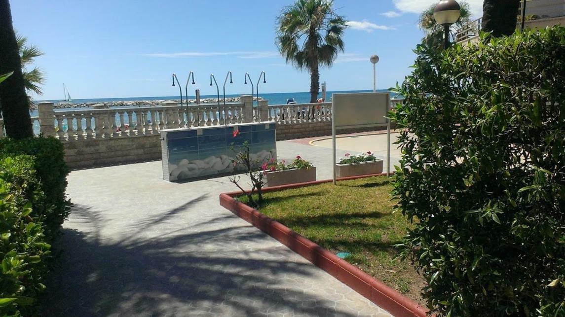 קמברילס Apartamentos Marina Sol De Espana מראה חיצוני תמונה